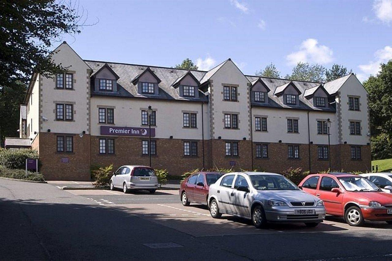 Premier Inn Glasgow Bearsden Bagian luar foto