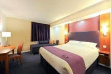 Premier Inn Glasgow Bearsden Bagian luar foto